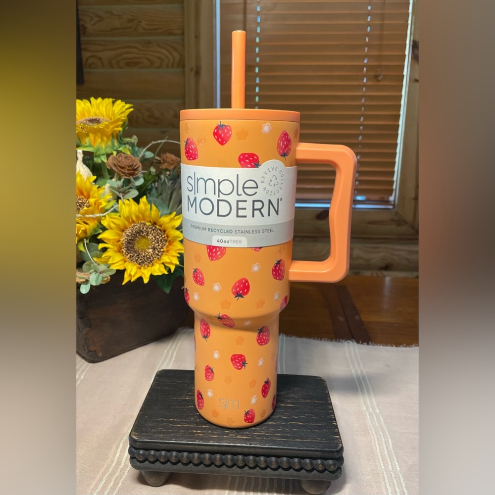 STRAWBERRY SIMPLE MODERN 40oz Trek Tumbler